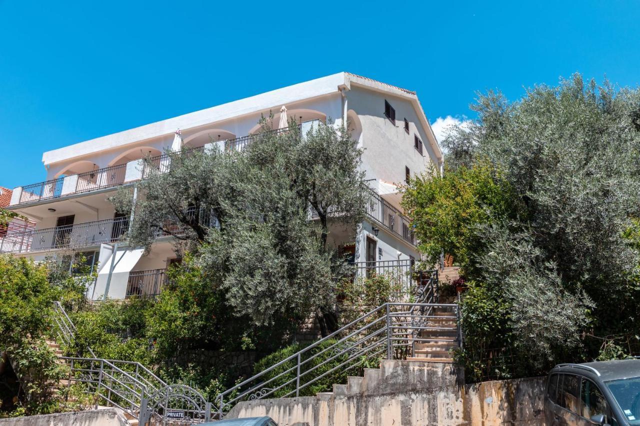 Olive Garden Apartments Sveti Stefan Buitenkant foto